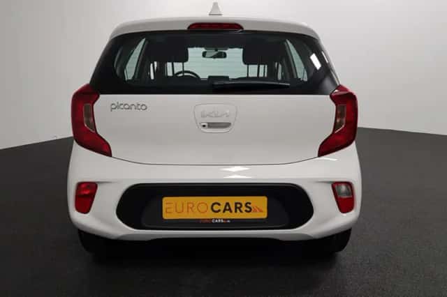 Kia Picanto (2023) thumbnail 4