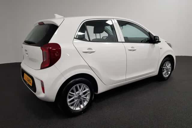 Kia Picanto (2023) thumbnail 5