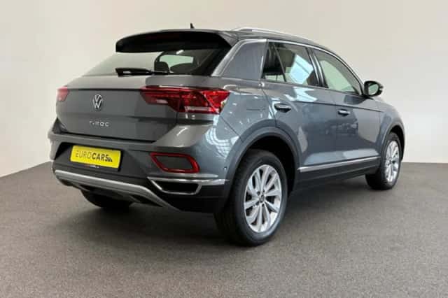 Volkswagen T-Roc (2022) thumbnail 4