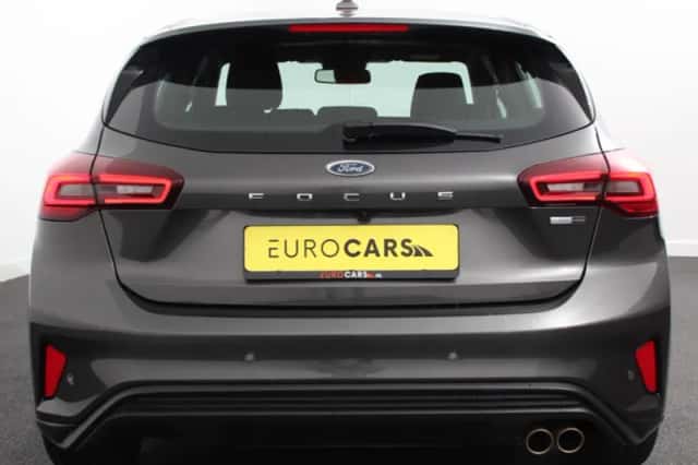 Ford Focus (2023) thumbnail 5