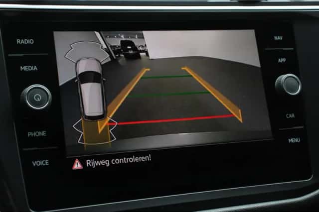 Volkswagen Tiguan (2023) thumbnail 3
