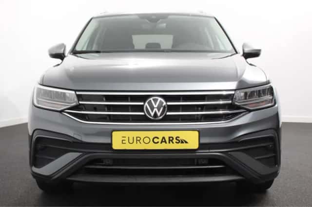 Volkswagen Tiguan (2023) thumbnail 4