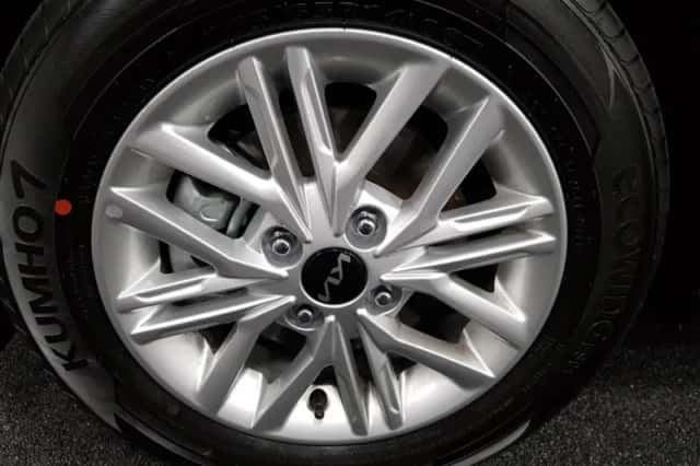 Kia Picanto (2023) thumbnail 2