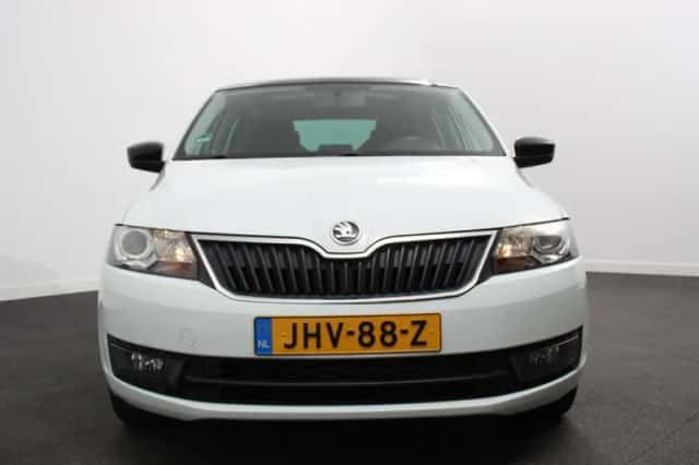 Škoda Rapid (2015) thumbnail 4