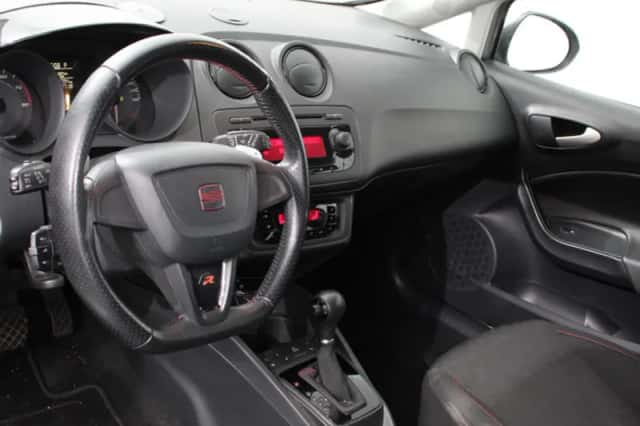 SEAT Ibiza (2010) thumbnail 2