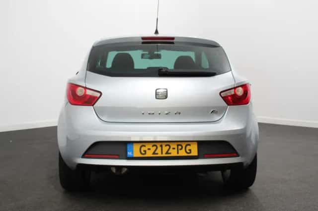 SEAT Ibiza (2010) thumbnail 5