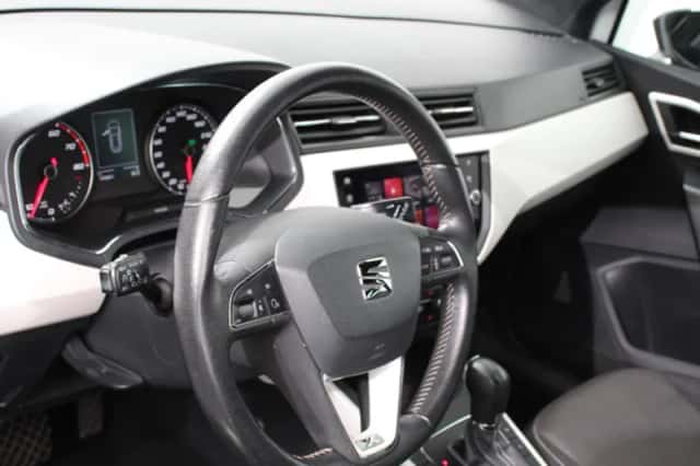 SEAT Arona (2018) thumbnail 3