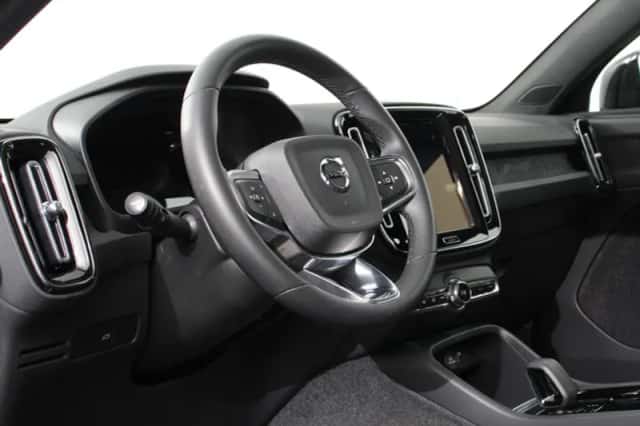 Volvo C40 (2023) thumbnail 2