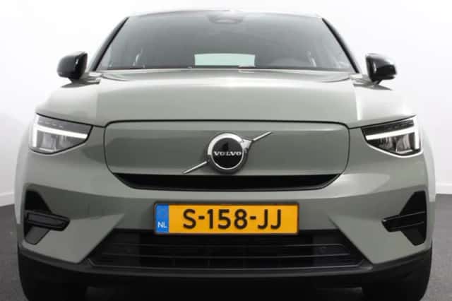 Volvo C40 (2023) thumbnail 4