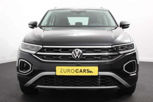 Volkswagen T-Roc (2023) thumbnail 4