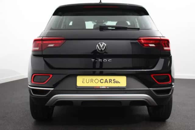 Volkswagen T-Roc (2023) thumbnail 5
