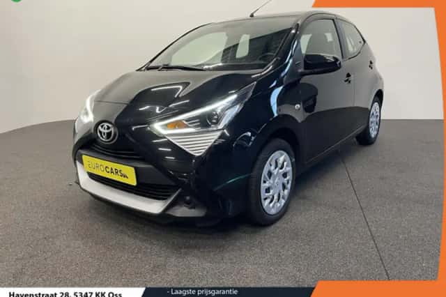 Toyota Aygo (2021) thumbnail 1