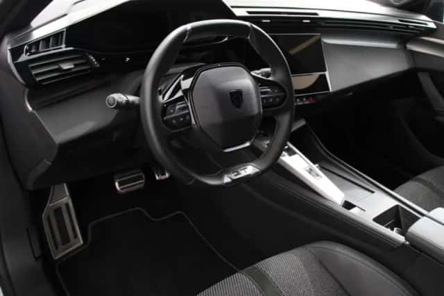 Peugeot 308 (2024) thumbnail 2