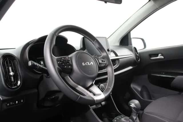 Kia Picanto (2023) thumbnail 2