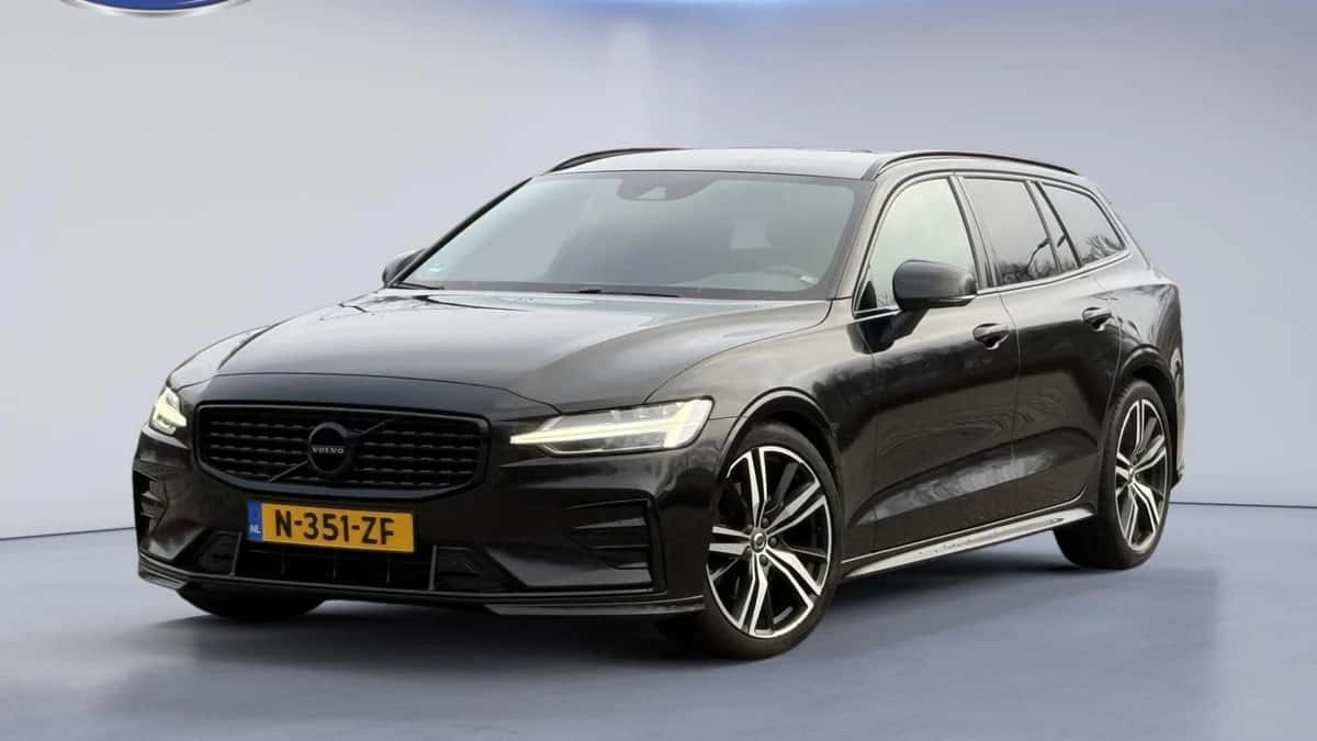 Volvo V60 (2022) — foto 1