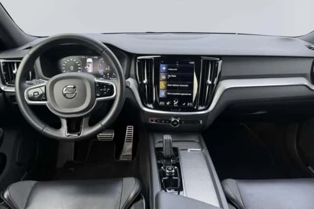 Volvo V60 (2022) thumbnail 2