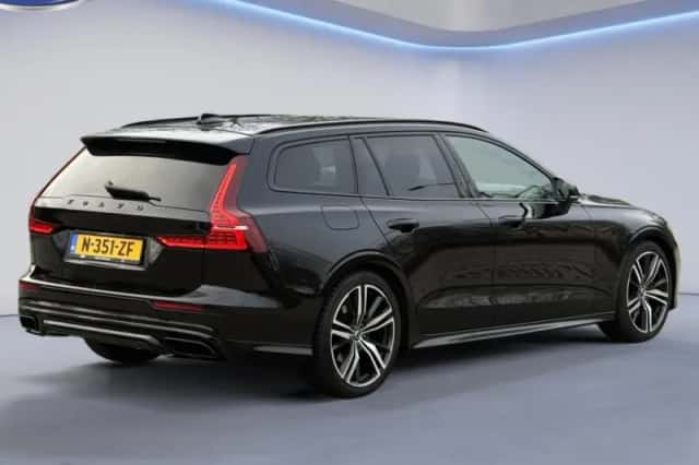 Volvo V60 (2022) thumbnail 3