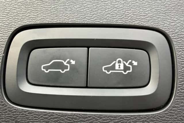 Volvo V60 (2022) thumbnail 6