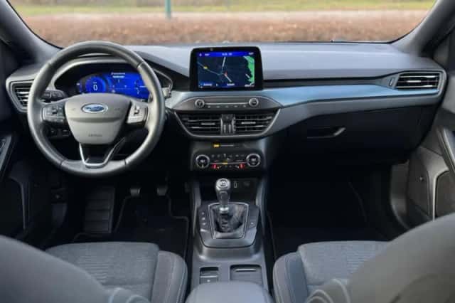 Ford Focus (2020) thumbnail 2