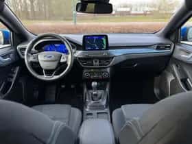 Ford Focus (2020) thumbnail 2