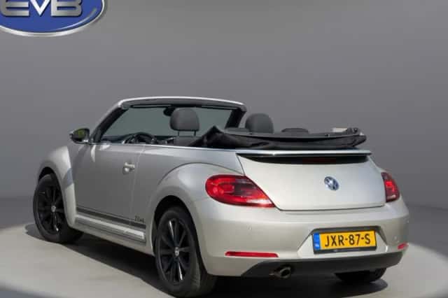 Volkswagen Beetle (2015) thumbnail 3