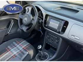 Volkswagen Beetle (2015) thumbnail 36
