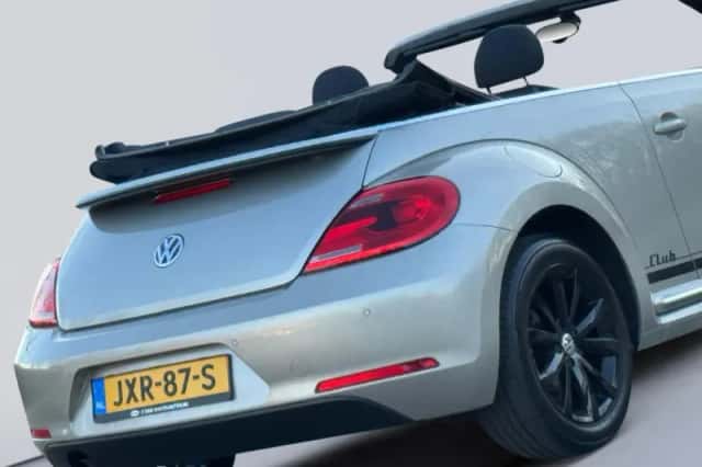 Volkswagen Beetle (2015) thumbnail 5