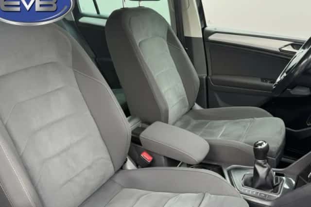 Volkswagen Tiguan (2017) thumbnail 4