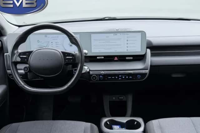 Hyundai Ioniq (2022) thumbnail 2