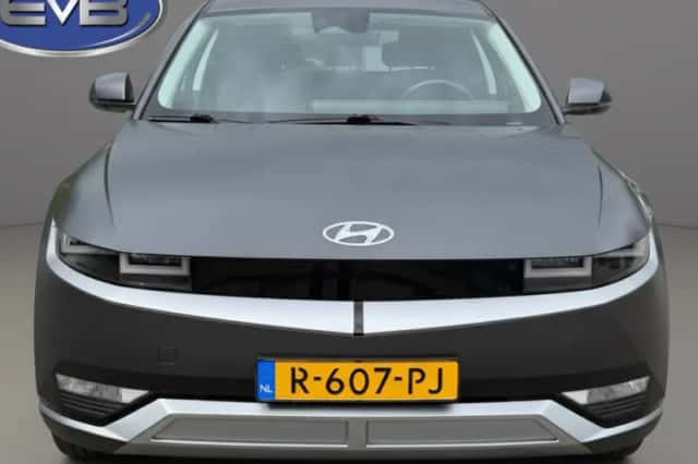 Hyundai Ioniq (2022) thumbnail 3