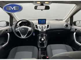 Ford Fiesta (2011) thumbnail 2