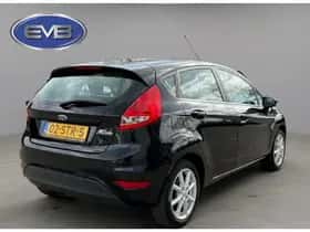 Ford Fiesta (2011) thumbnail 16