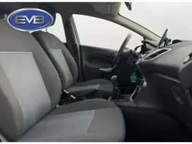 Ford Fiesta (2011) thumbnail 4