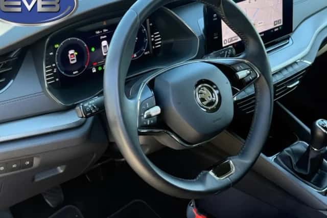 Škoda Octavia (2023) thumbnail 2