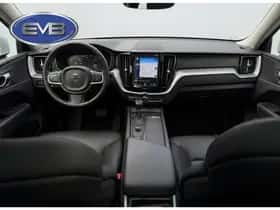 Volvo XC60 (2017) thumbnail 2