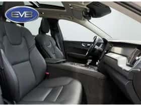 Volvo XC60 (2017) thumbnail 4