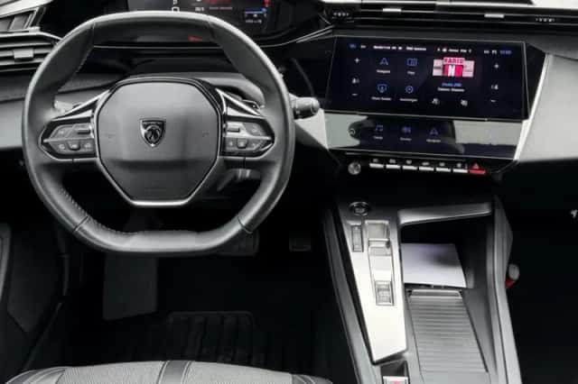 Peugeot 308 (2022) thumbnail 2