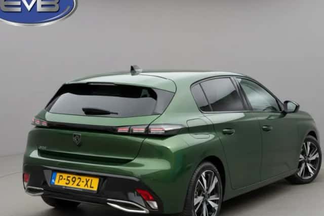 Peugeot 308 (2022) thumbnail 3