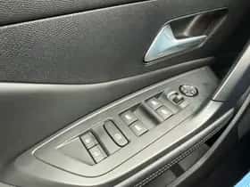 Peugeot 308 (2022) thumbnail 25