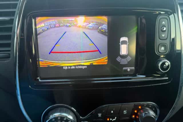Renault Captur (2015) thumbnail 6
