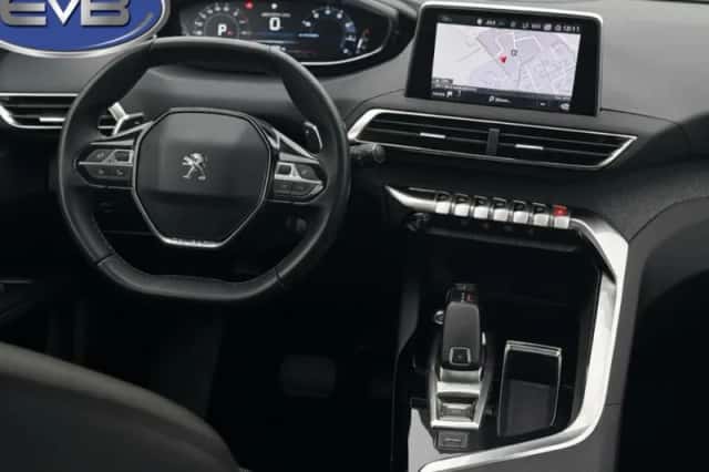 Peugeot 5008 (2019) thumbnail 2