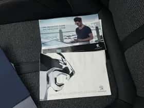Peugeot 5008 (2019) thumbnail 15