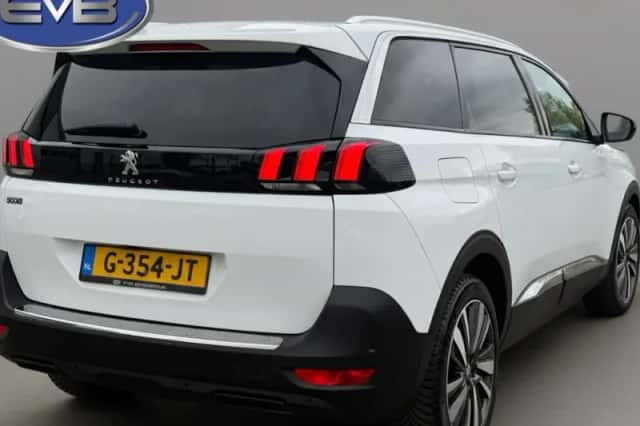 Peugeot 5008 (2019) thumbnail 3