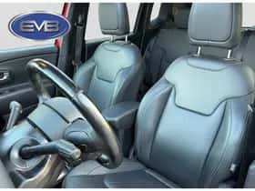 Jeep Renegade (2019) thumbnail 4