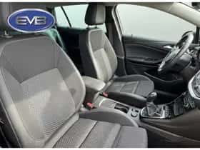 Opel Astra (2019) thumbnail 4