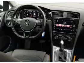 Volkswagen Golf (2018) thumbnail 2
