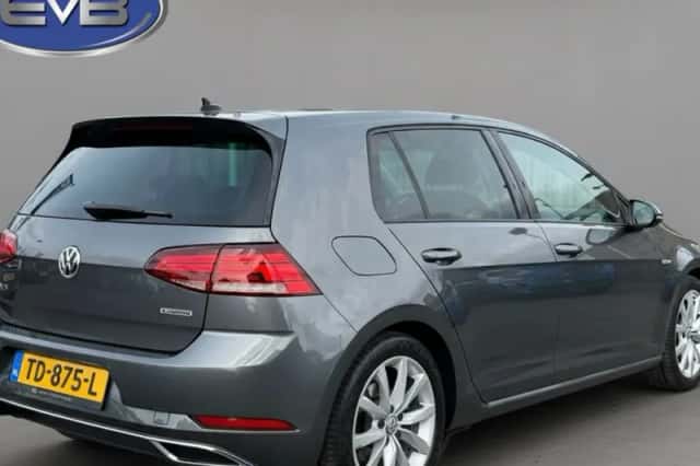 Volkswagen Golf (2018) thumbnail 3