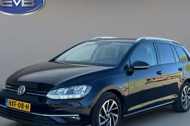 Volkswagen Golf (2018) thumbnail 1