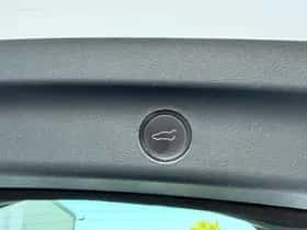 Tesla Model Y (2021) thumbnail 15