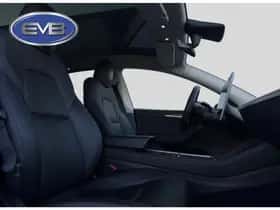 Tesla Model Y (2021) thumbnail 18